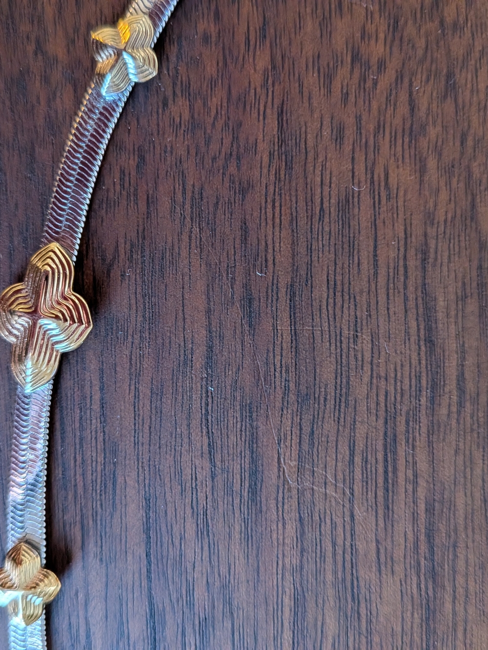 Kendra Scott Omega Necklace - Silver Tone w/ Yellow Gold Tone Accent - Like New! - Picture 4 of 4
